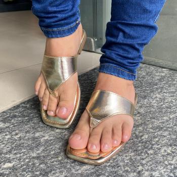 Sandalia Rasteira Akazzo 201NE Ouro 48628