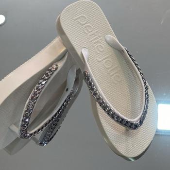 Chinelo Petite Jolie Plataforma PJ7592 Off/Prata 49000