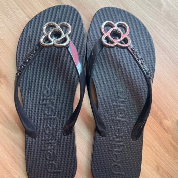 Chinelo Petite Jolie Feminino PJ6979 Preto/Grafite 49875