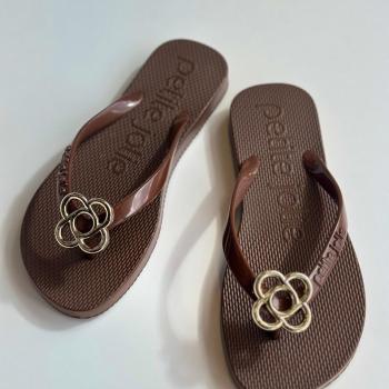 Chinelo Petite Jolie Feminino PJ6979 Chocolate/Dourada 50047