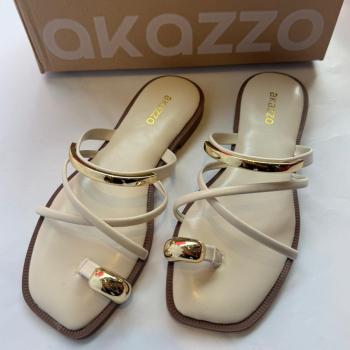 Sandalia Rasteira Akazzo Off White Com Detalhes Dourado 291DE 51004