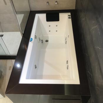 BANHEIRA DE HIDROMASSAGEM MAXIFIBRAS - NYA 1,80 X 0,99 E 1,90 X 0,90