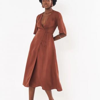 VESTIDO LINHO MARROM BEATEN BROWN