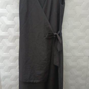 MACACÃO COM RENDA NA MANGA E LAÇO PRETO FEMININO TAMANHO M - CLUB K