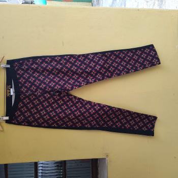 CALÇA FEMININA ESTAMPA LOSANGO ROSA E AMARELO TAMANHO M - MARISA