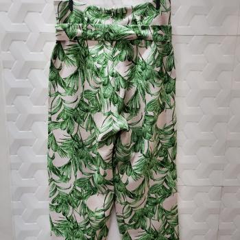 CALÇA PANTACOURT ROSE COM FOLHAGENS VERDES - KASTER