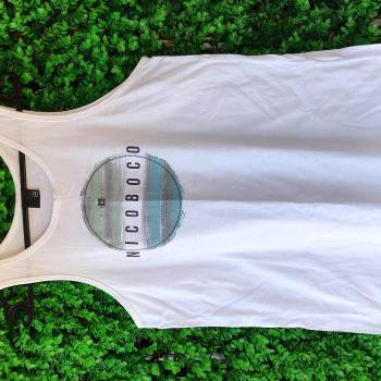 REGATA BRANCA SURF CIRCULO VERDE E AZUL MASCULINA TAMANHO 16 - NICOBOCO
