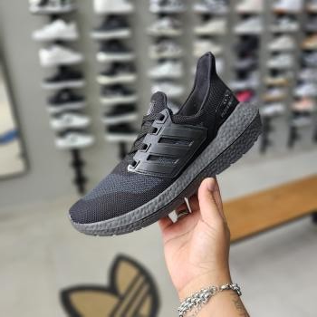 ULTRA BOOST PRET/PRET