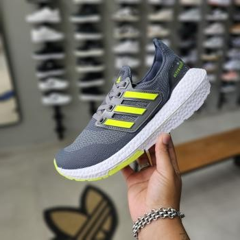 ULTRA BOOST GRAFITE