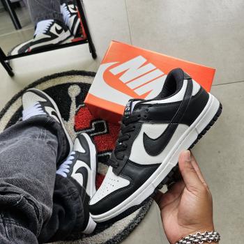 NIKE SB DUNK LOW PANDA