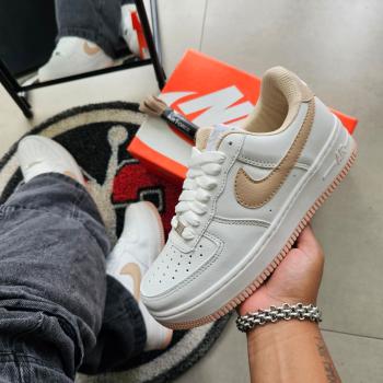 NIKE AIR FORCE 1 BRANCO e NUDE