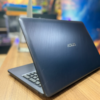 Notebook Asus  Semi Novo Tela 15.6 Polegadas / Processador i3 6100U / 4GB / SSD 256GB / Windows 11 Pro
