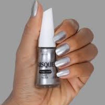 ESMALTE RISQUE PRATA NA LATA