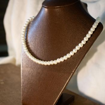 Colar de Pérolas Clarisse