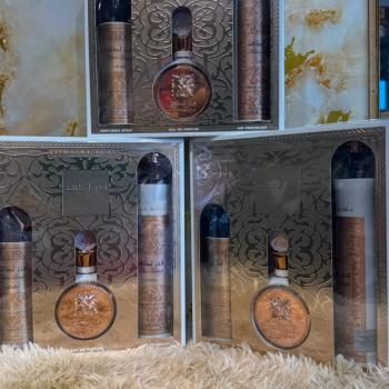 KIT LATTAFA FAKHAR ROSE EDP + AIR FRESHENER + SPRAY 3 PCS