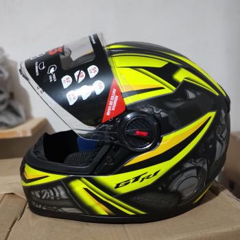 FW3 - CAP GTN R1 PRETO C/ AMARELO FOSCO 58