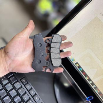 MHX- PASTILHA FREIO DIANTEIRA - BROS 160 2018/2024 C/CBS - BIZ 125 2018/2024 C/CBS - XRE 190 2018/2024 C/CBS - PCX 150 CBS 2020/24