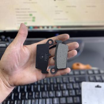 MHX  - PASTILHA DE FREIO TRASEIRA - XRE 300 SEM ABS 2009/23 - FALCON 400 SEM ABS - XLX 250