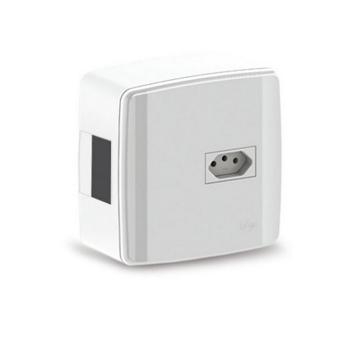 CAIXA 4x4 SOBREPOR ILUMI PARA 1 DISJUNTOR COM TOMADA 2P+T. 20A. 620631