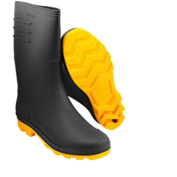BOTA DE PVC PRETA COM SOLADO AMARELO CANO MÉDIO COM FORRO 42 VONDER-7079420000