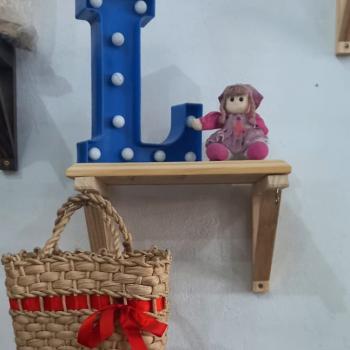 PRATELEIRA PEQUENA 0,28 C/ 2 MÃO FRANCESA