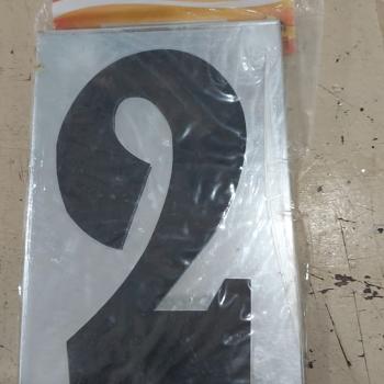 NUMERO (2) NO VIDRO RECIDENCIAL