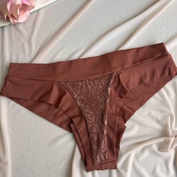 CALCINHA FIO DENTAL CONFORT COM DETALHES EM RENDA