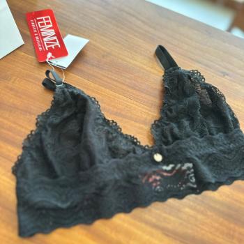 SUTIA FEMINIZE LENÇO RENDA DELICATE