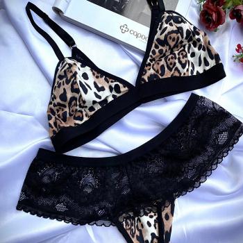 CONJUNTO ESTAMPADO SEM BOJO COM DETALHE E ELÁSTICO VAZADO