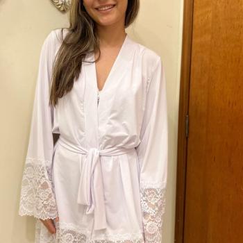 ROBE SUELI RICO EM DETALHES DE RENDA NA MANGA E BARRA