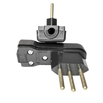 PLUGUE MACHO DESMONTAVEL 2P+T 20A PINOS MACICOS 90 LONGITUDINAL LATERAL C/ PRENSA CABO - PRETO VOLTIM