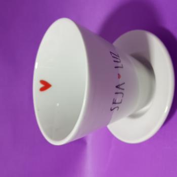 Coador Porcelana Decorado Seja Luz/Gratidão/Tenha Fé (Spot)