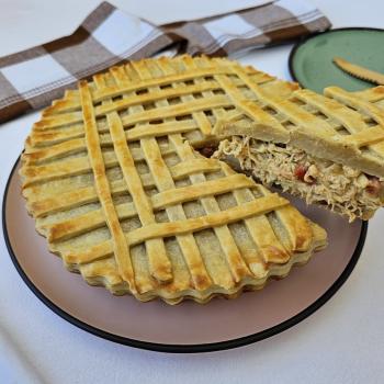 TORTA DE FRANGO COM REQUEIJÃO