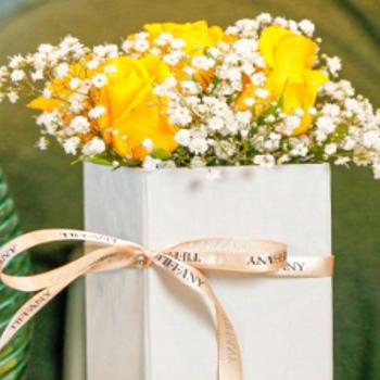CAIXA COM ROSAS
