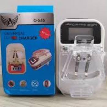 CARREGADOR UNIVERSAL PARA CELULAR ALTOMEX C-555