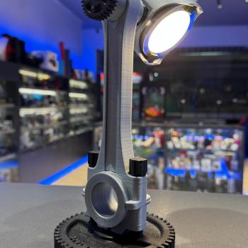 LUMINÁRIA LED ÂMBAR PISTÃO