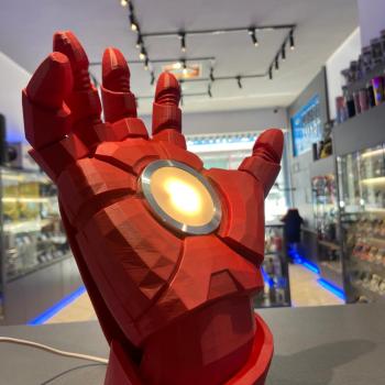 MÃO HOMEM DE FERRO COM LED RGB