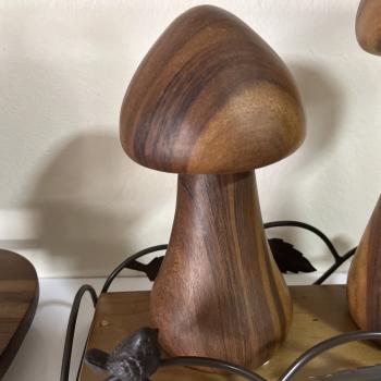COGUMELO DECORATIVO EM CERAMICA ESTILO MADEIRA MARROM