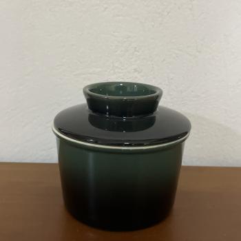 MANTEIGUEIRA EM CERAMICA VERDE 12X12X10CM