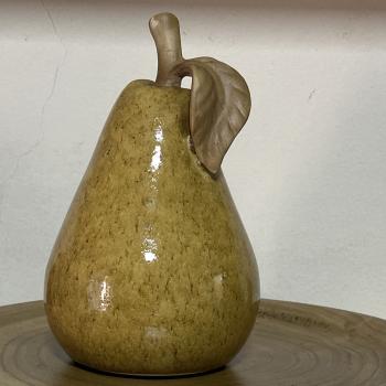 PERA DECORATIVA EM CERAMICA ESMALTADA MARROM