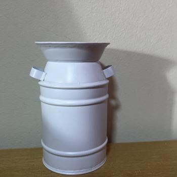 VASO  LATÃO DE LEITE BRANCO P