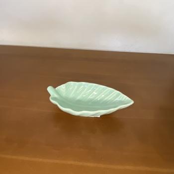 TRAVESSA FOLHA MINI DECORAÇÃO ALECRIM -VERDE BEBÊ