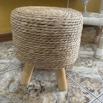 PUFF DECORATIVO DE PALHA NATURAL