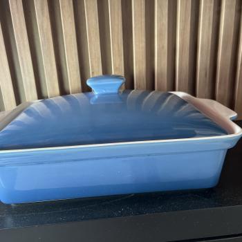 CAÇAROLA RETANGULAR EM CERAMICA AZUL DEGRADE