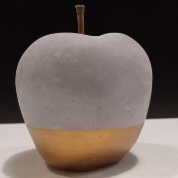MAÇÃ CIMENTO CINZA 12x9x9cm