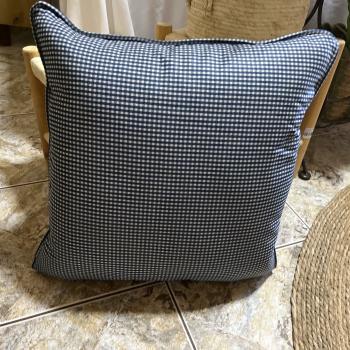 ALMOFADA LINHO ESTAMPADA XADREZ P AZUL C/CORDÃO 52X52