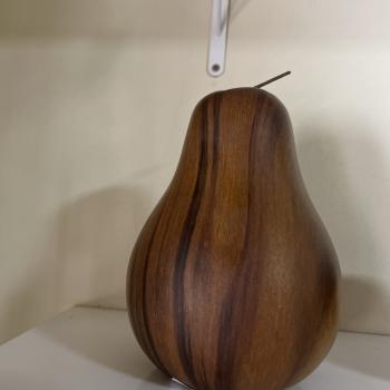 PERA DECORATIVA EM CERAMICA ESTILO MADEIRA MARROM