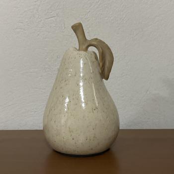 PERA DECORATIVA EM CERAMICA ESMALTADA BEGE