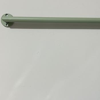 SUPORTE COM GANCHOS VERDE
