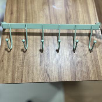 BARRA COM 6 GANCHOS VERDE